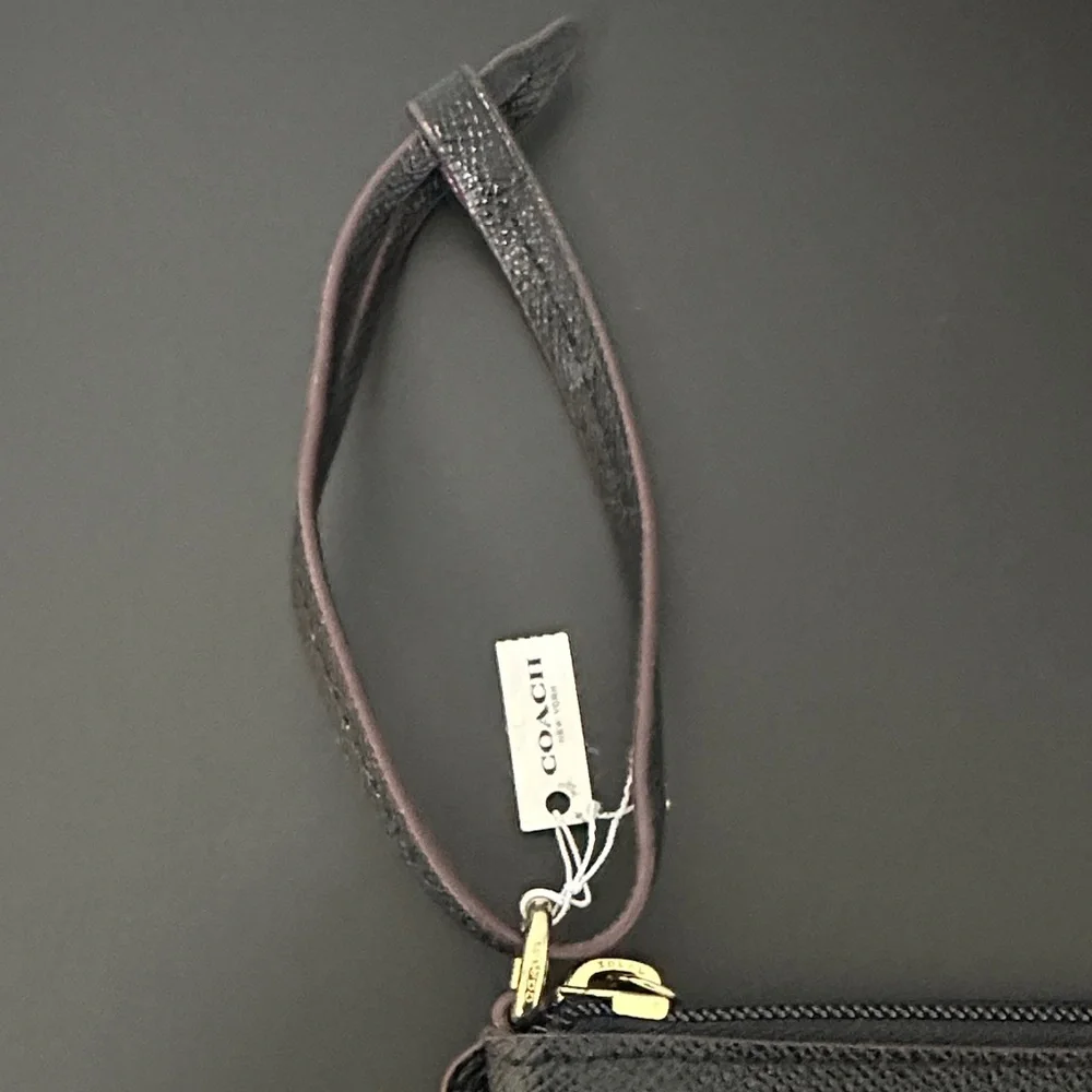 Coach NWT Black Textured Large Wristlet. Black w Maroon Tubing & Gold Hardware. - Picture 2 of 9